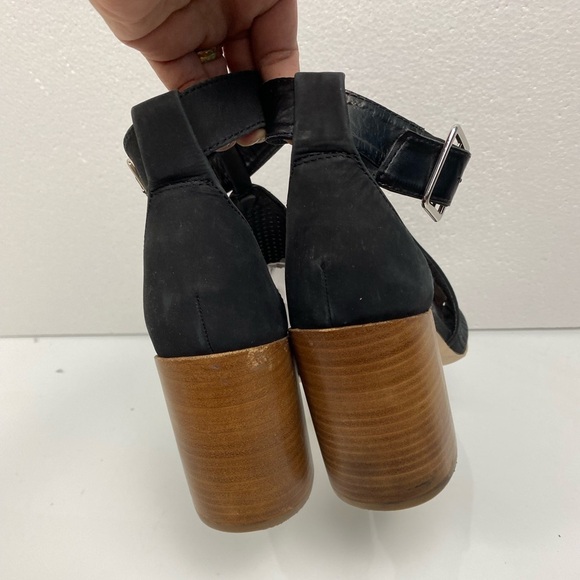 Steve‎ Madden Sawyer Black Ankle Strap Leather Upper Islet Laser Cut Sandals 8 M - Picture 3 of 13